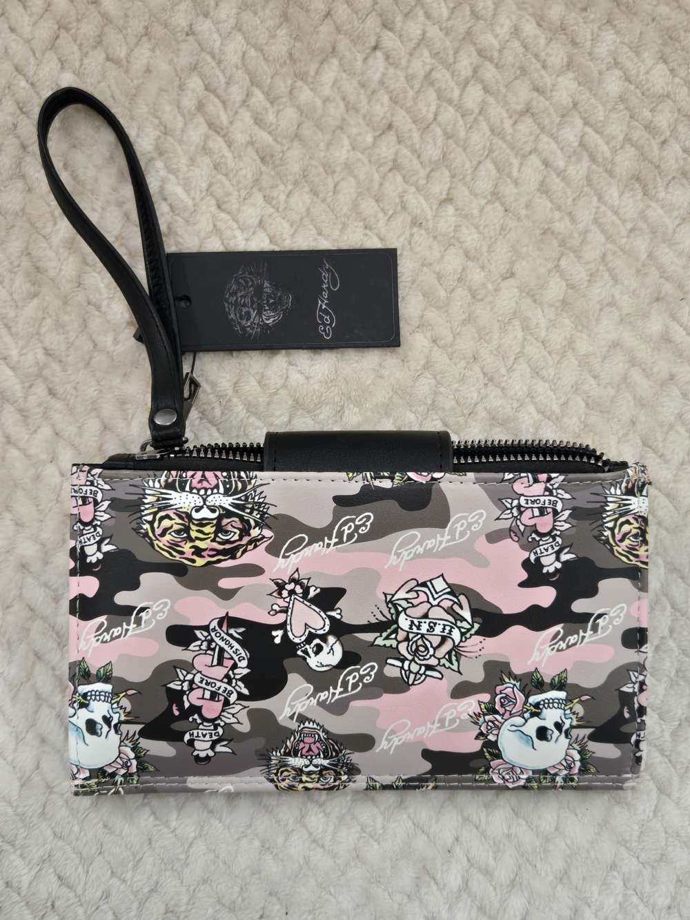 Ed Hardy Pink Camouflage Wristlet Wallet - Picture 4 of 9
